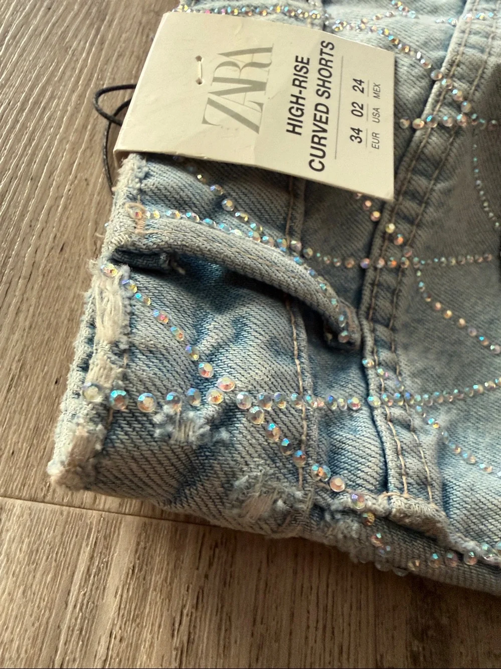 ZARA Light Wash Quilted Denim Shorts with Frayed Hem